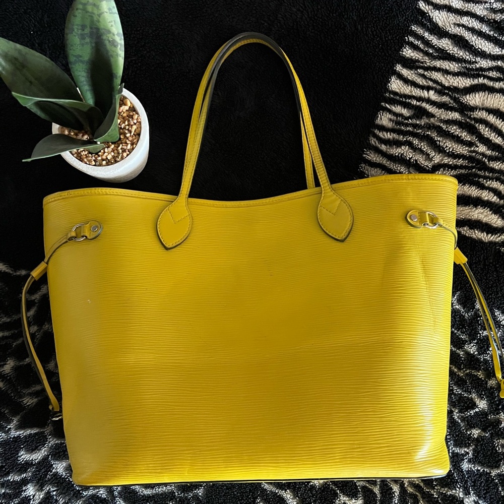 💯 Authentic Preloved Louis Vuitton Neverfull Epi